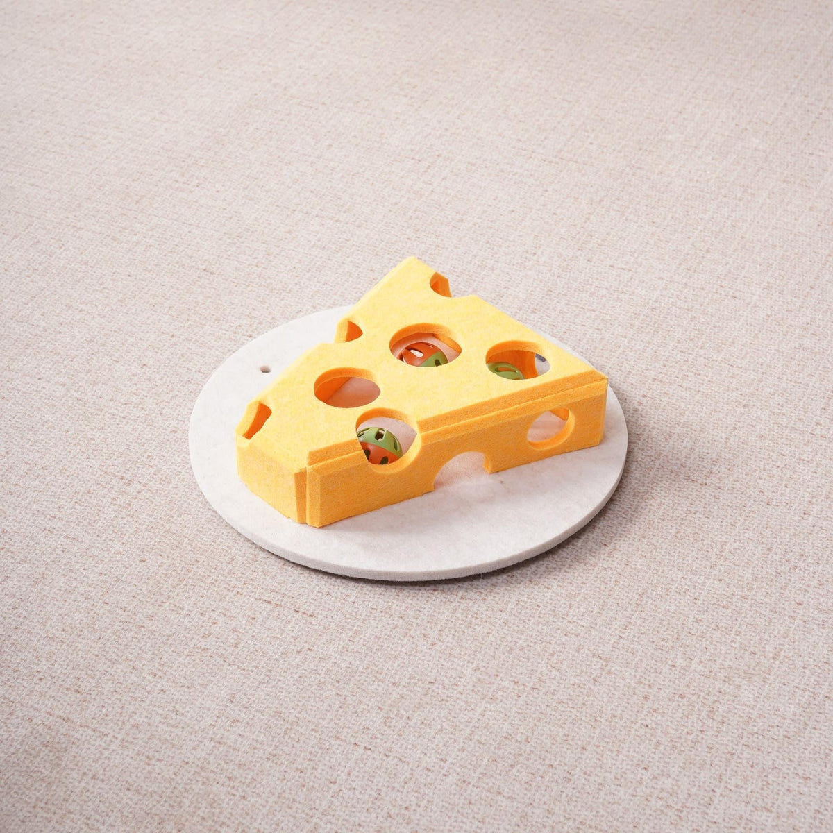 Felt Cat Puzzle Toy Box with Balls, Spring Wand and Suction Cup Base for Hiding Treats โ view 9